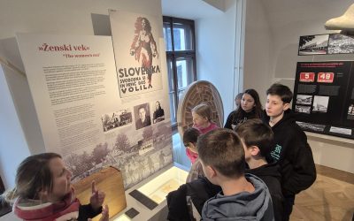 OGLED RAZSTAVE “MLADOST MESTA RDEČEGA PRAHU”